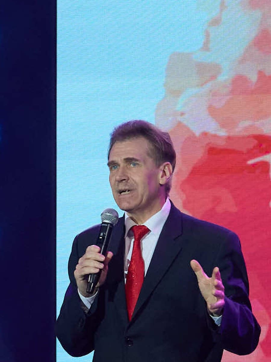 Андрей Петров